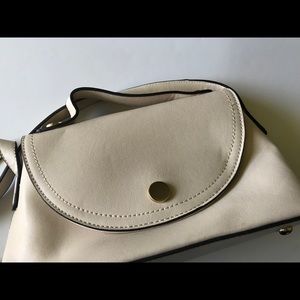 Crossbody handbag with adjustable strap